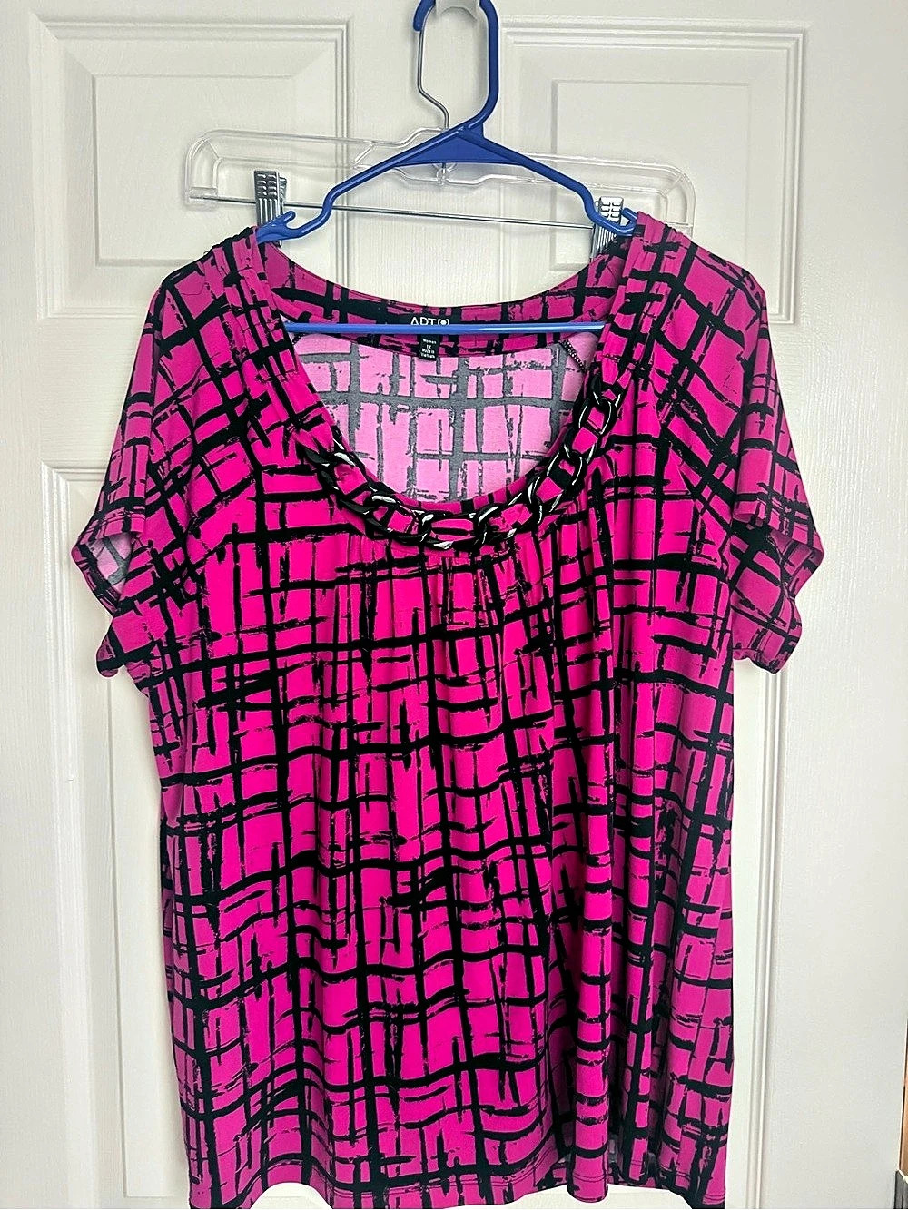 Apt. 9 Geometric Short Sleeve Top in Pink & Black Size 1X